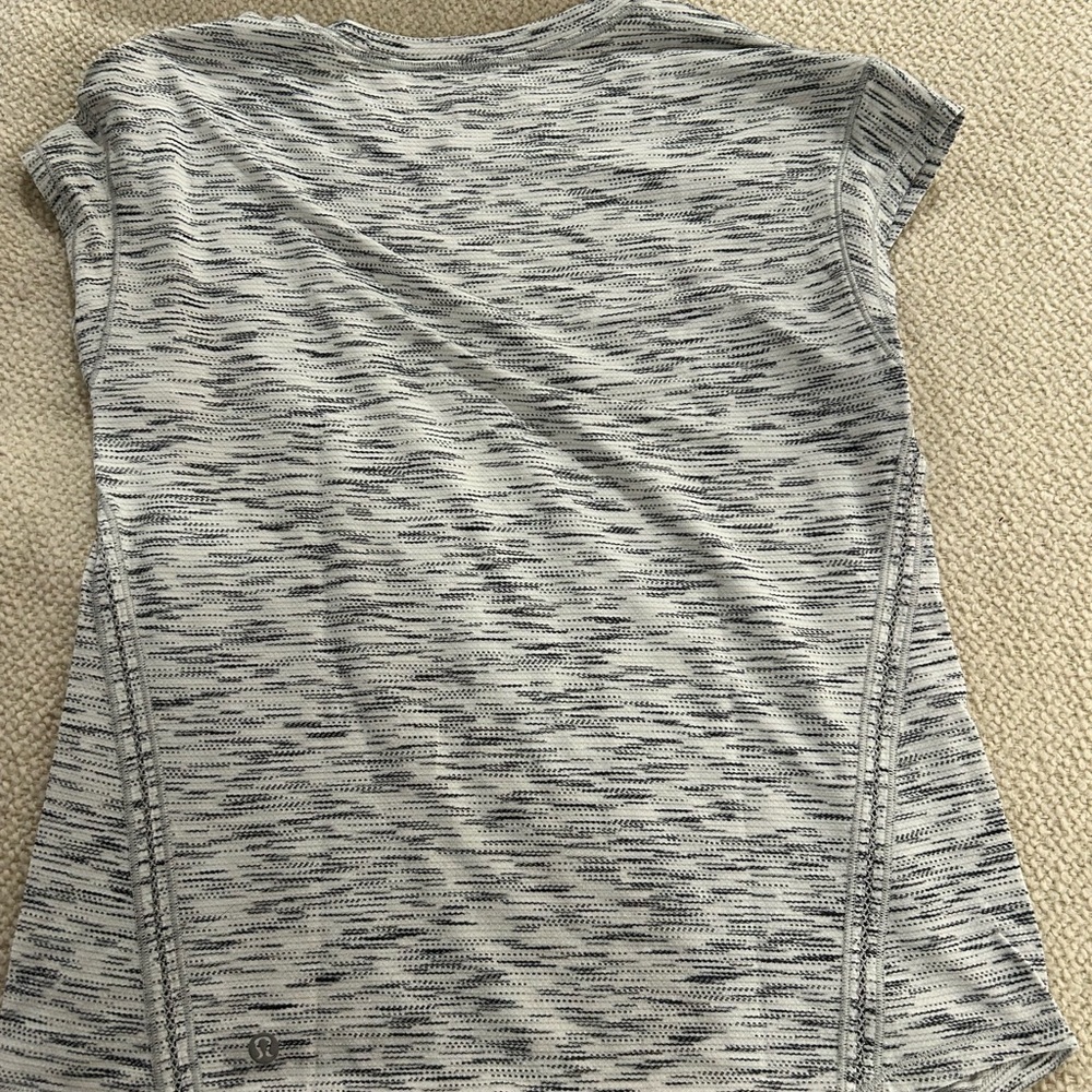Lululemon T-Shirt